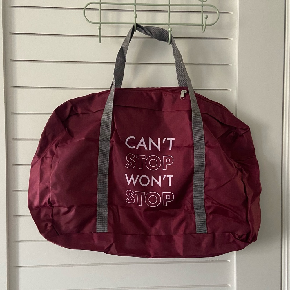 Izzy & Liv Lightweight Duffel Bag